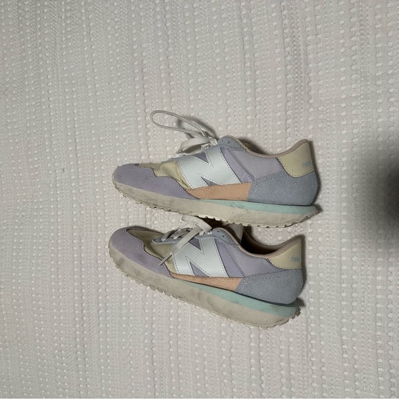 New Balance 237 - Picture 3 of 4